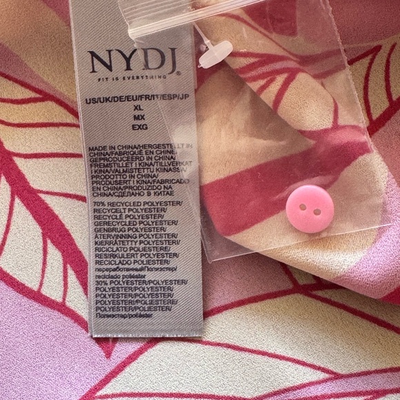 NWOT NYDJ Sleeveless Pintuck Blouse - Picture 6 of 9